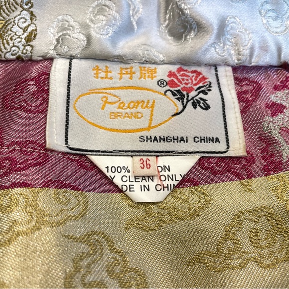 Silver Asian blouse with black embroidered trim and frog closures - Picture 6 of 7